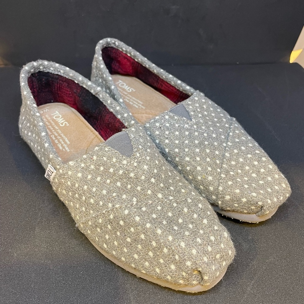 TOMS - NIB - Grey Polka Dot Classic Slip-Ons